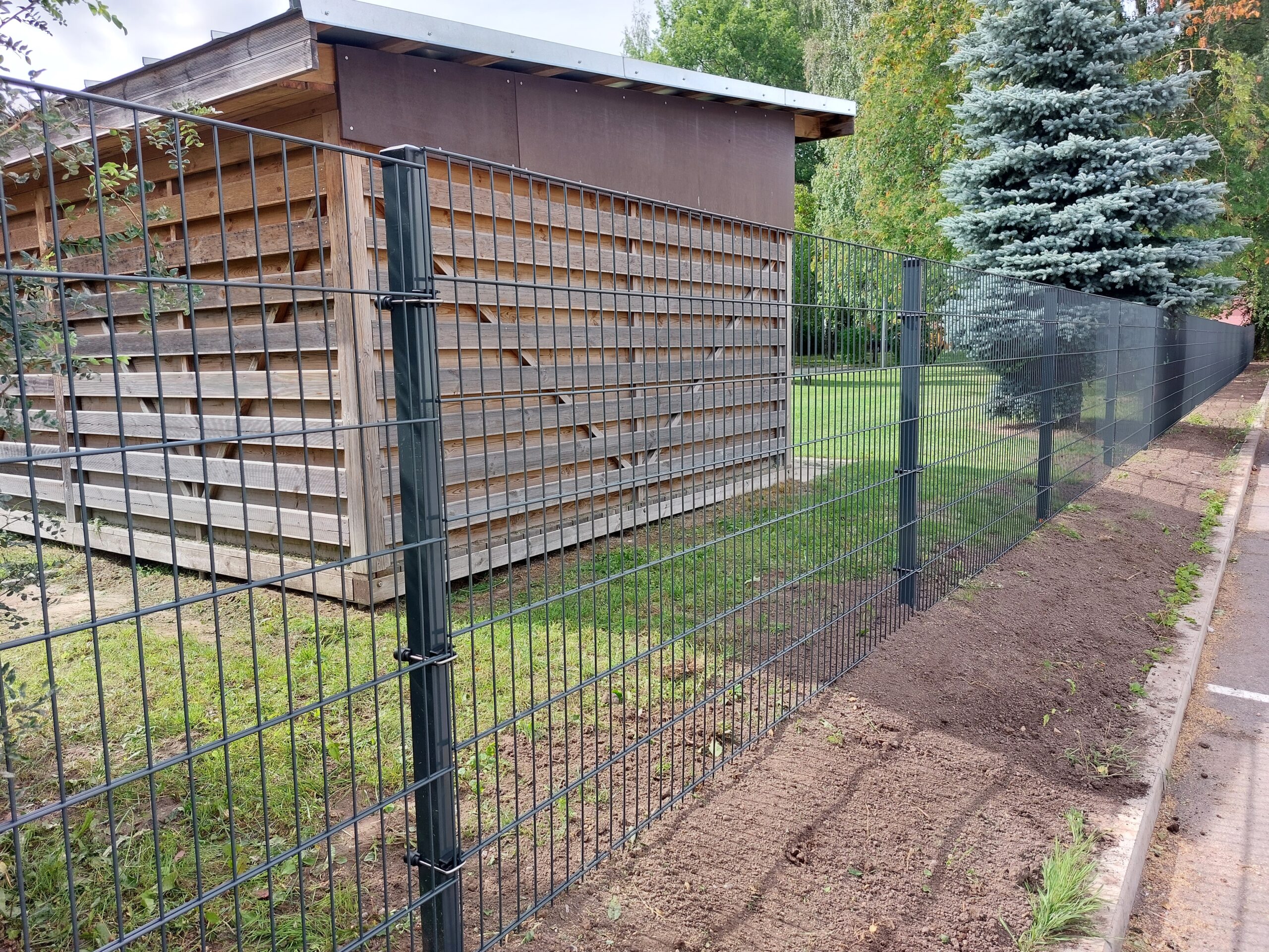 Keevisvõrkaed rohelise kattega – värvitud piirdeaed