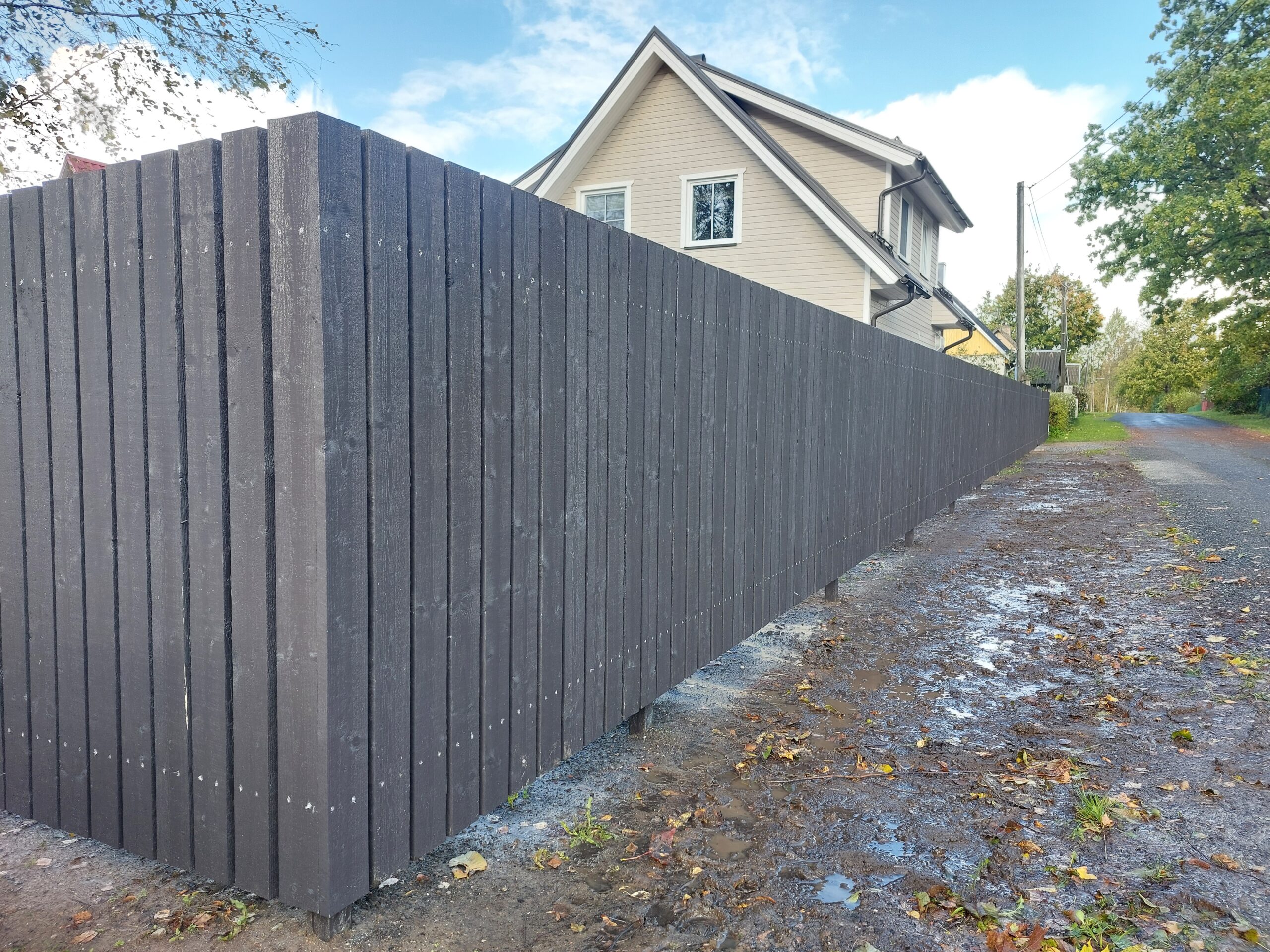 Puitaed paigaldus eramajale – vertikaalne puitaed Ingate OÜ