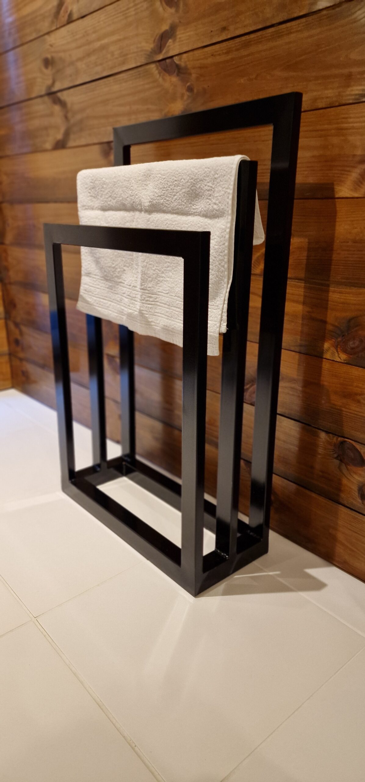 Metallvärava raam valmistamine – eritellimusel metallpiire